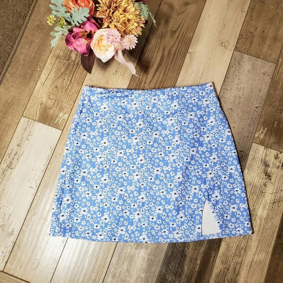 ROMWE Blue Floral Women's Mini Skirt Size 6 Medium - Picture 8 of 12